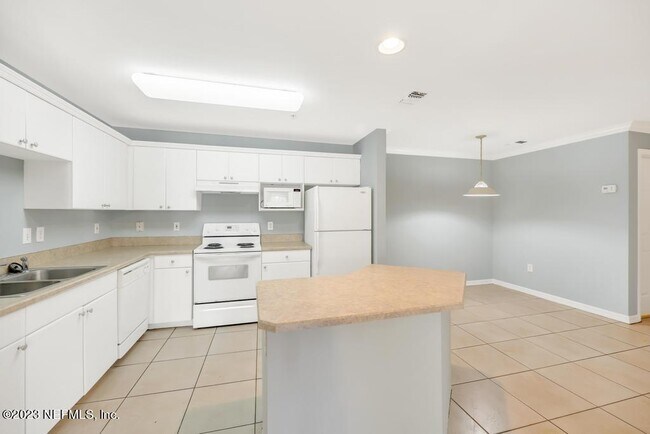 Building Photo - 3591 Kernan Blvd S