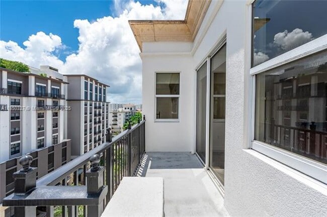 Foto del edificio - 4100 Salzedo St