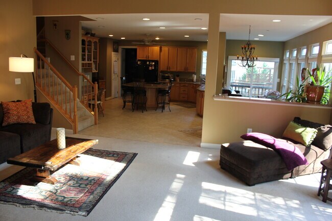 Building Photo - 6404 Bridge Creek Ct