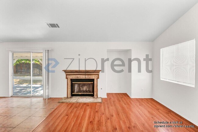Foto del edificio - 37551 Deville St