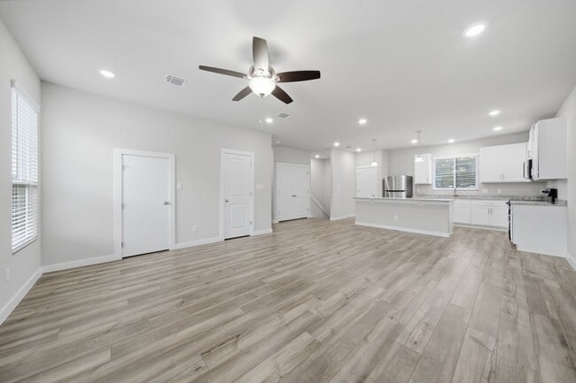 Building Photo - 21527 Sir Walter Ln