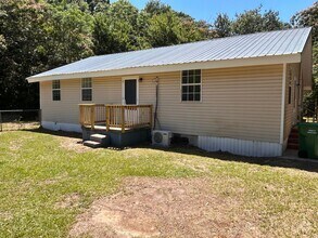 Building Photo - 803 East Side Dr