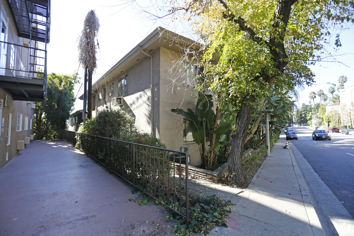 Building Photo - Fountain Avenue Apartments