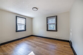 Building Photo - 849 Glenn St