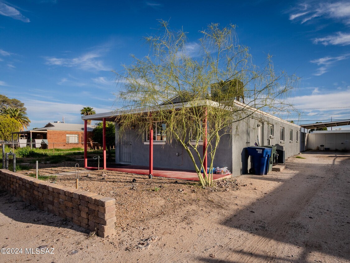 Primary Photo - 4610 E 19th St
