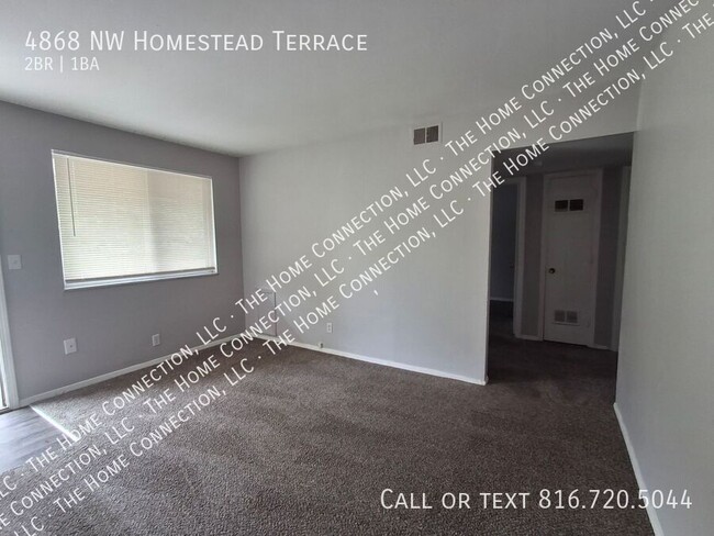 Foto del edificio - 4862-4868 NW Homestead Terrace