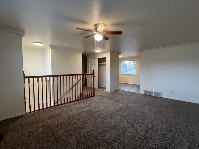 Building Photo - Great Neighborhood and Clean Four Bedroom ...