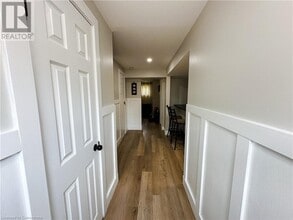 Building Photo - 19 Elm Ridge Dr