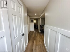 Building Photo - 19 Elm Ridge Dr