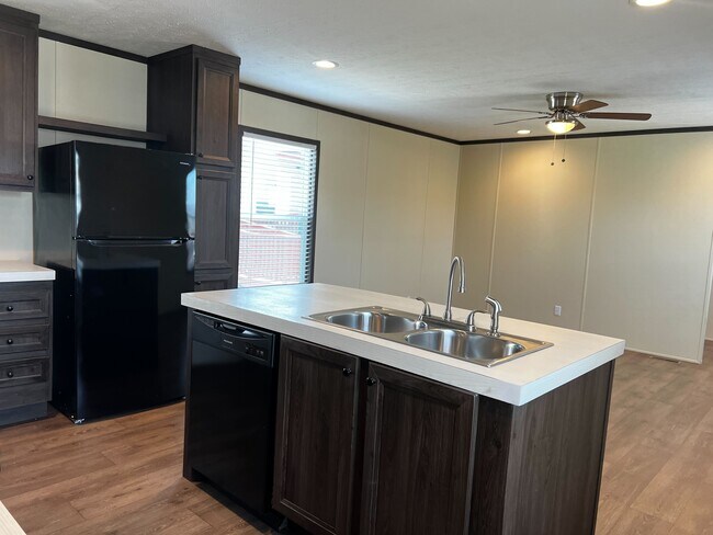 Foto del edificio - 709 N Collins Fwy