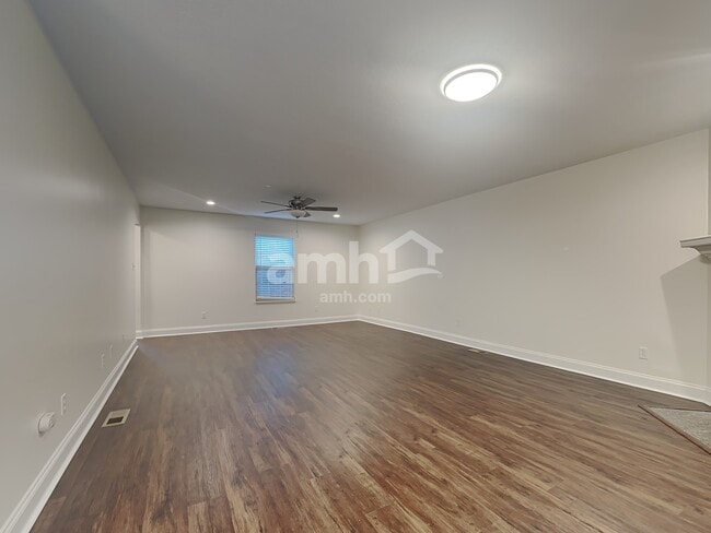 Building Photo - 4818 Ivy Rose Dr