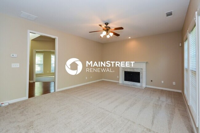 Foto del edificio - 4 Bedroom Pet-Friendly Home in Loganville, GA with Main Street Renewal