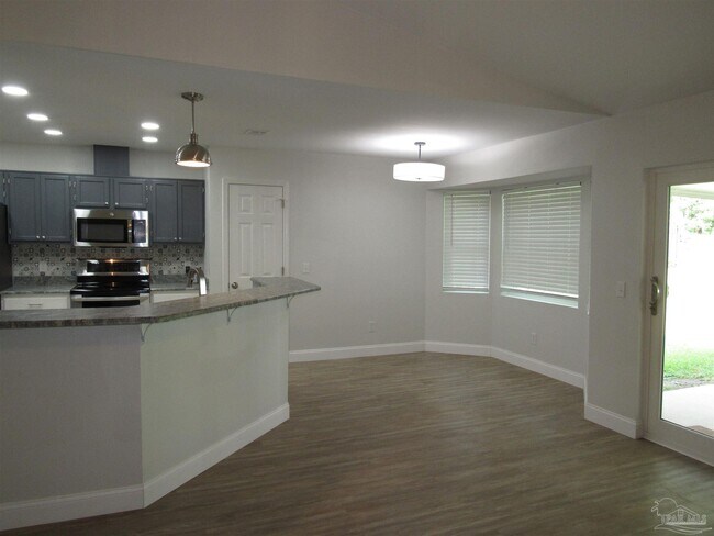 Building Photo - 2642 Southern Oaks Dr