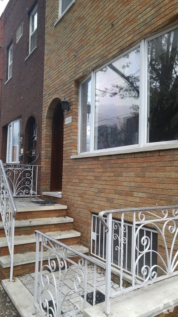 Building Photo - 2415 S 15th St