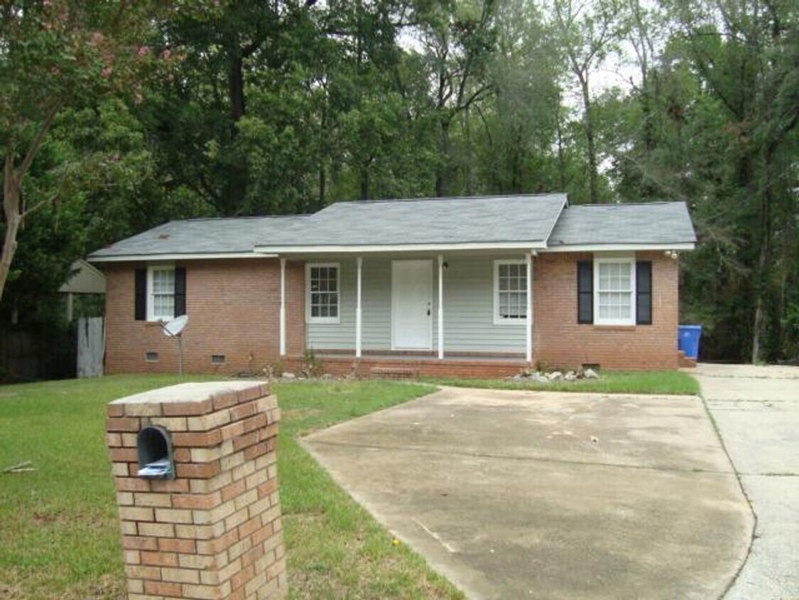 Primary Photo - 4 Bedrooms and 1.5 Bath