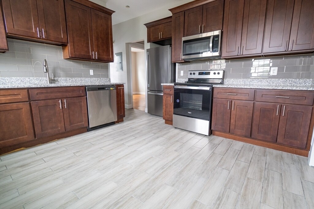 Foto principal - 110 Fuller St