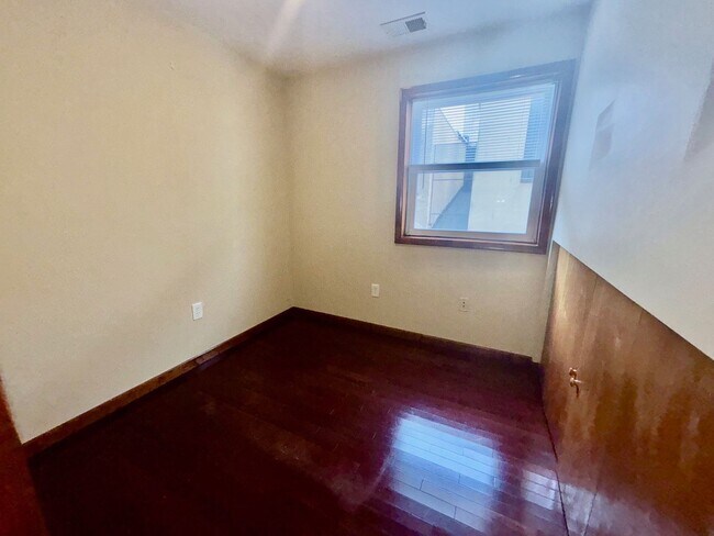 Foto del edificio - 1832 Kater St