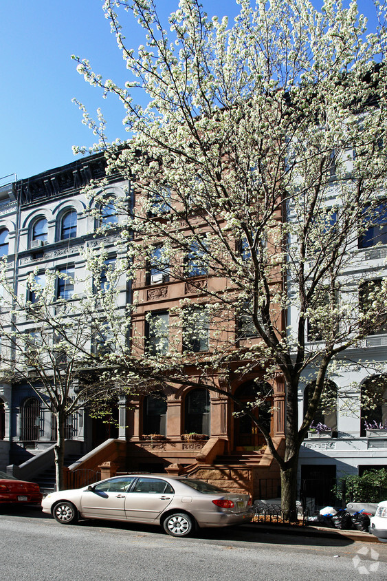 Foto del edificio - 144 W 80th St