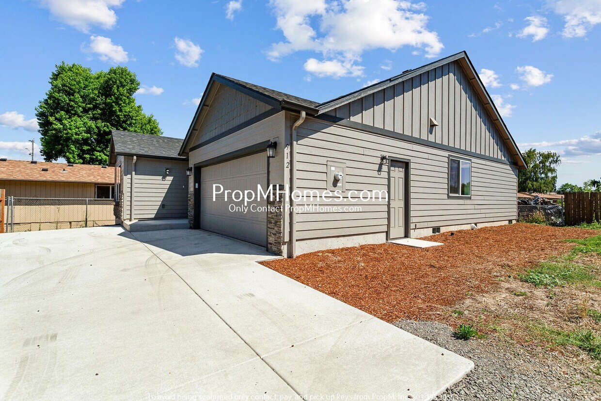 Foto principal - Brand New Home in Salem – 3BR with Central...