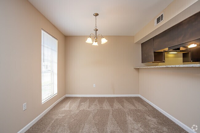 2HAB, 2BA - grande 1.050 ft² - Ole London Towne - Utilities Included