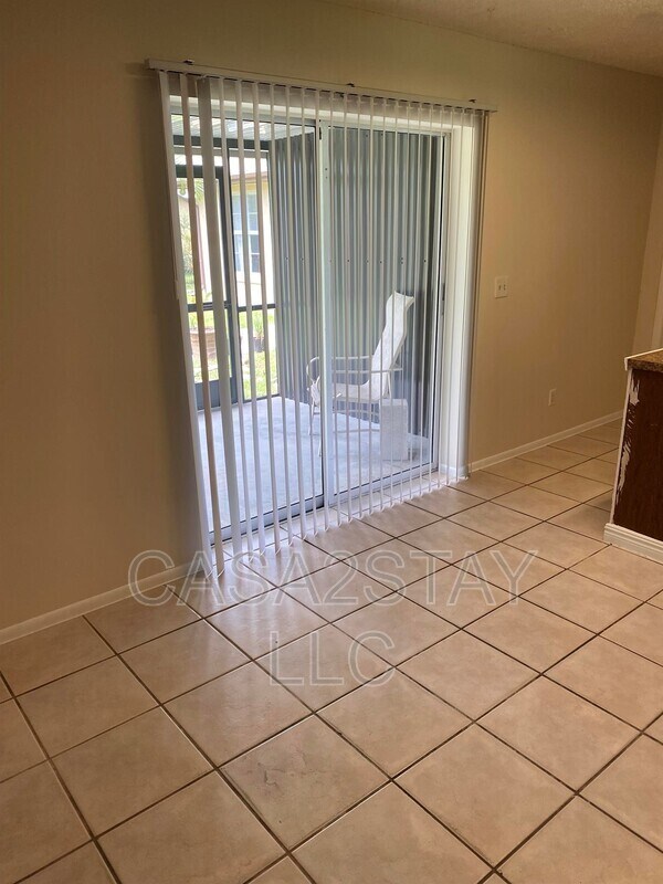 Foto del edificio - 7628 Carrier Rd