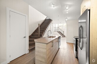 Building Photo - 1421 Av. Argyle