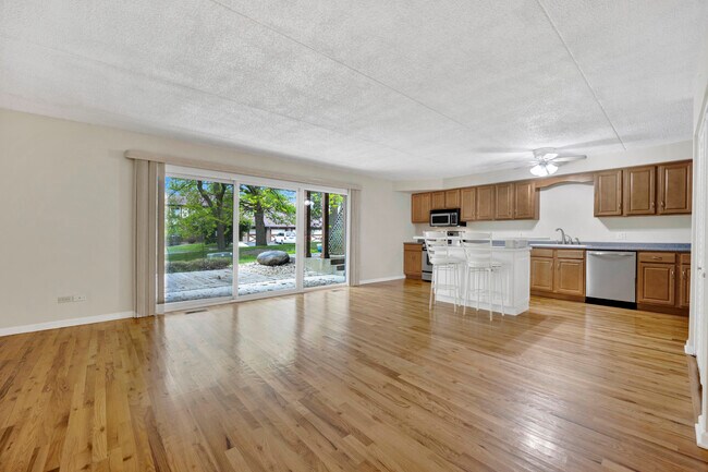 Foto del edificio - 15502 Orlan Brook Dr