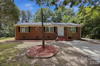 Building Photo - 631 Townsend Ave
