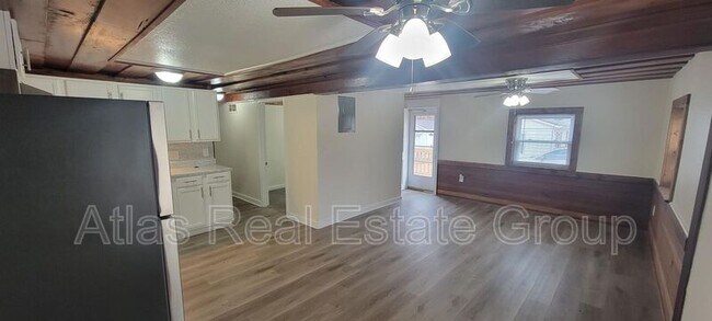 Foto del edificio - 517-519 S 81 St
