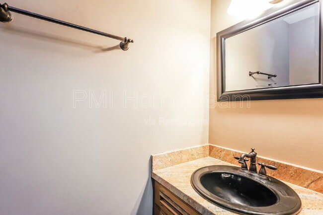 Building Photo - 2361 N 10 W