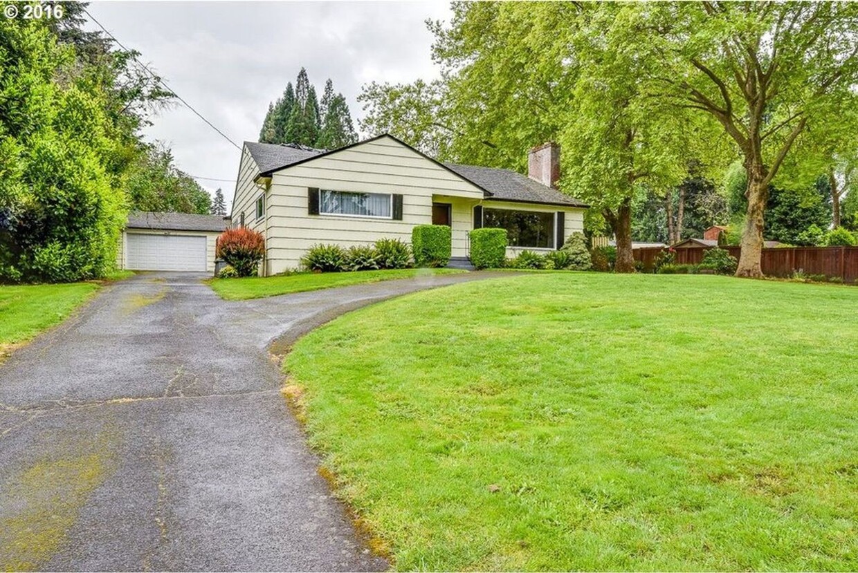 Primary Photo - Gorgeous House with Extra Large Yard, Spor...