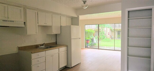 Foto del edificio - 12900 Walden Rd