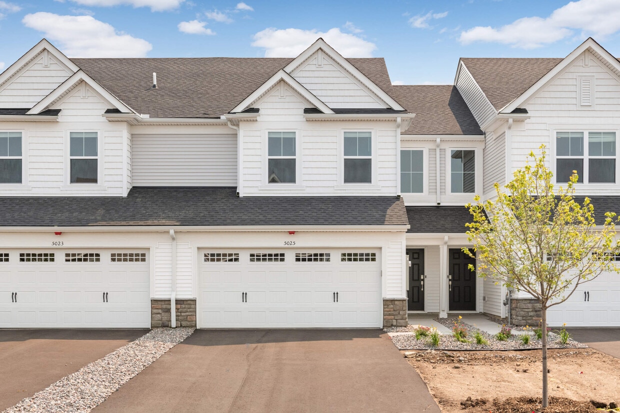 5025 Useppa Trl, Woodbury, MN 55129 Townhome Rentals in Woodbury MN