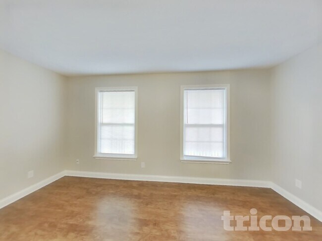 Building Photo - 722 Chestnut Ln