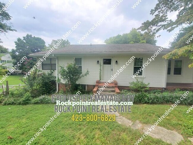 Building Photo - Charming Bungalow on Missionary Ridge!