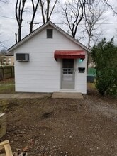 Building Photo - 111 W Lindburg St