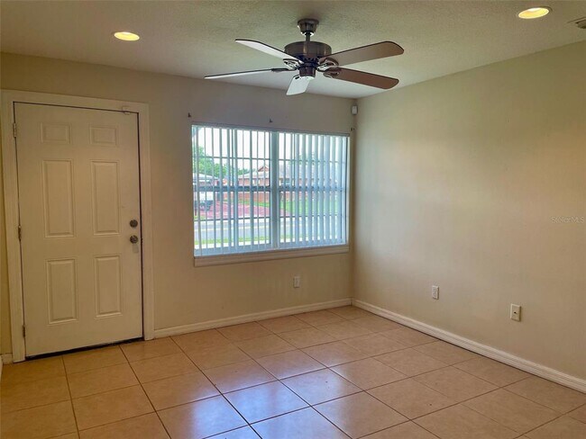 Foto del edificio - 2170 W Airport Blvd