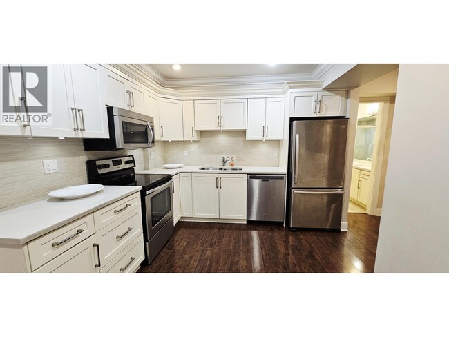 Photo du bâtiment - Lower/ Basement-888 CANYON BOULEVARD