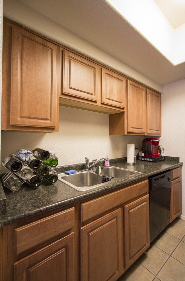 Building Photo - AVAILABLE NOW!!! GATED COMMUNITY - THE RAVEN - WITH GREAT AMENITIES