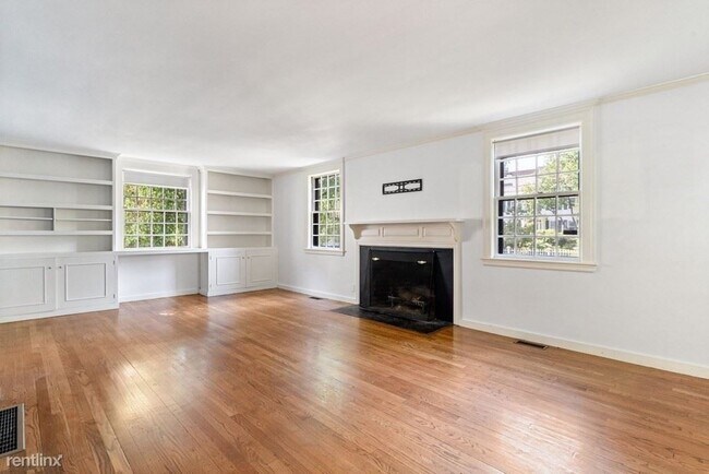 Building Photo - 4 br, 3.5 bath House - 1 Francis Ave