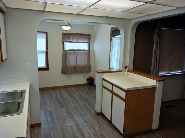 Eat In Kitchen Area - 139 Springleaf Dr