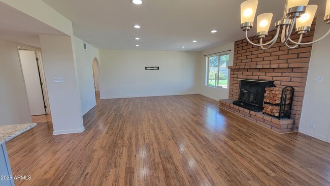 Building Photo - 5149 Paseo Las Palmas