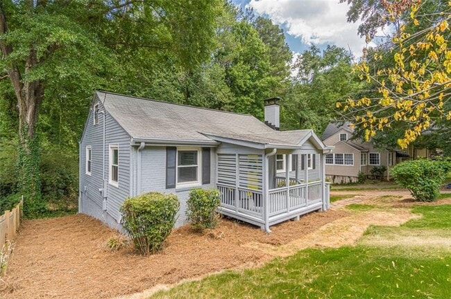 Building Photo - 1226 Thomas Rd