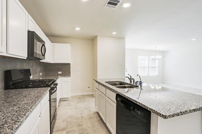 Foto del edificio - 28419 Aubrey Orchard Ln