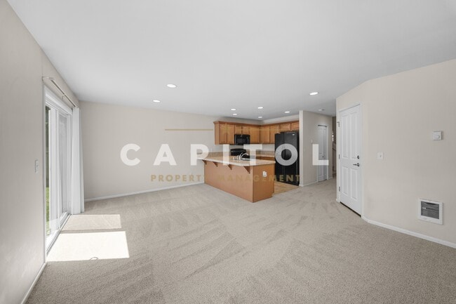 Building Photo - 5467 57th Loop SE