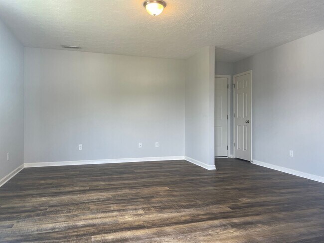 Foto del edificio - 355 Upper Stone Ave