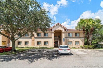 Building Photo - 1161 Golden Lakes Blvd