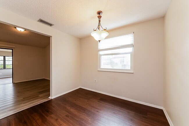 Foto del edificio - 6205 37th Ave W