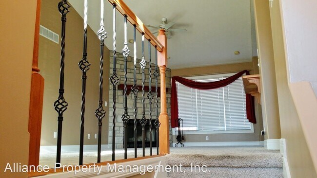 Foto del edificio - 5 br, 3 bath House - 8739 William Dr.