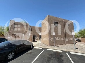 Building Photo - 1712 E Pepper Cir
